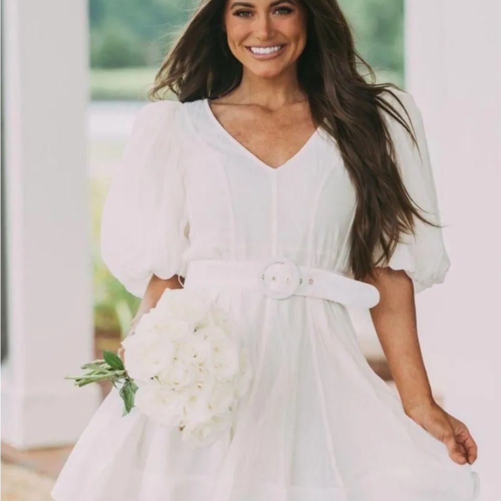 Elegant White Puff Sleeve Dress